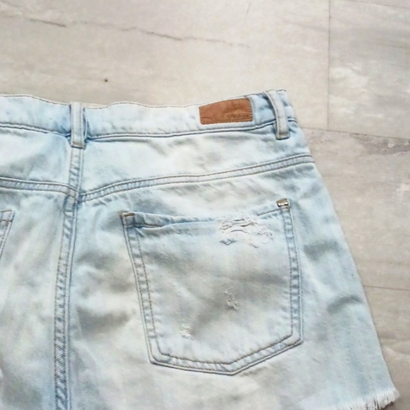 GARAGE  Acid Wash light blue Ripped Denim Jean Shorts. Size 10.. - Picture 8 of 10